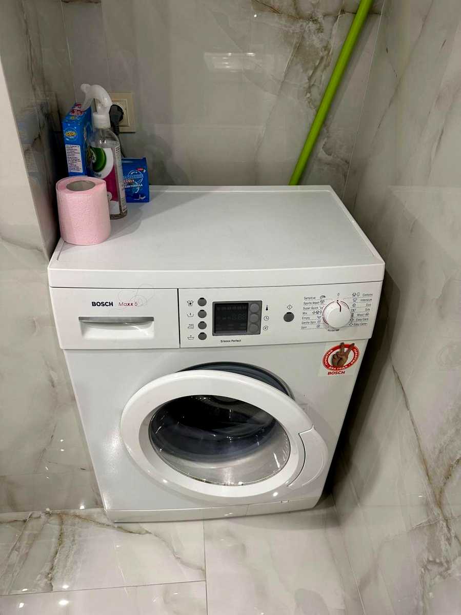 1879424741640350