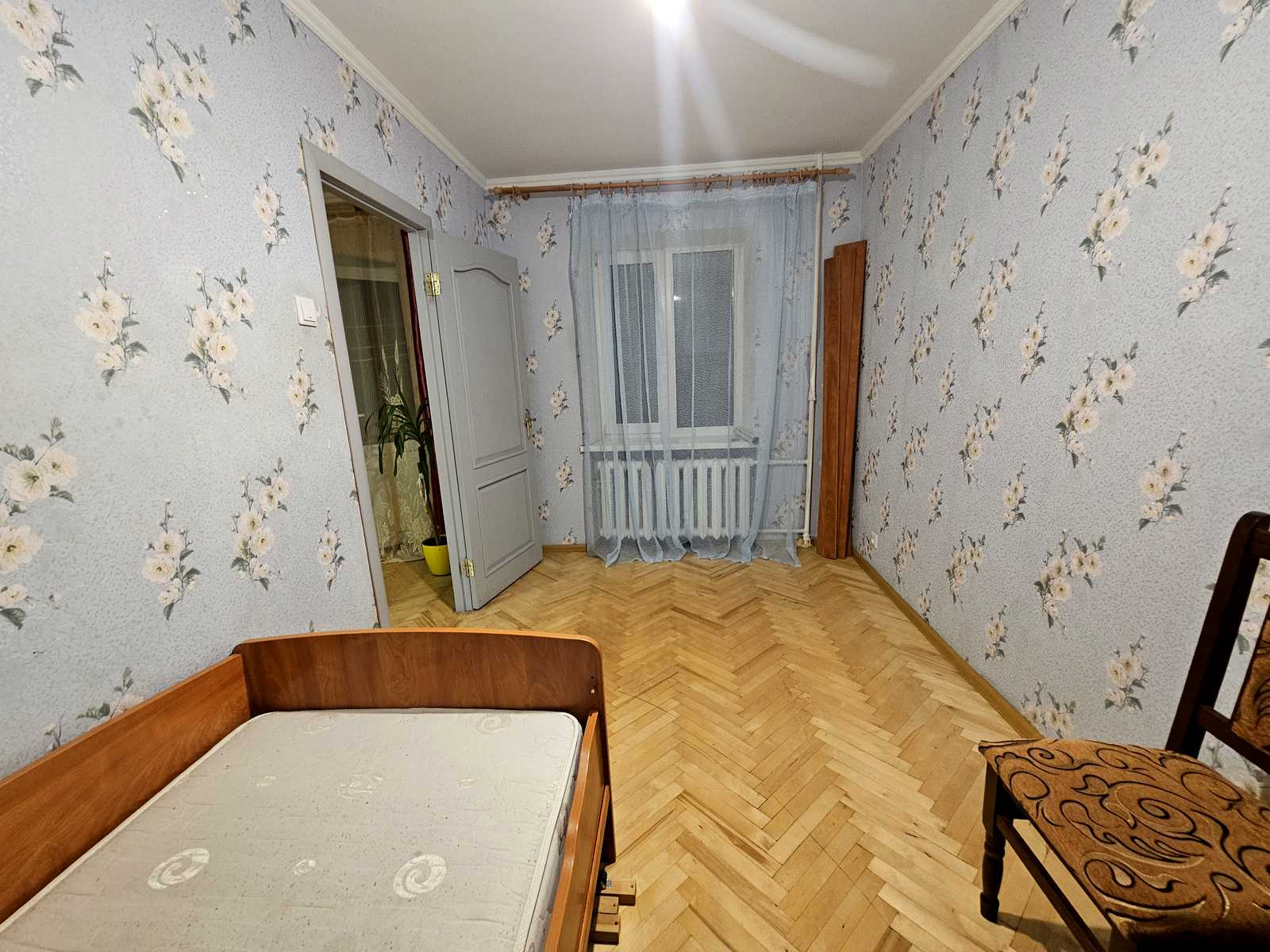 1879429794372380