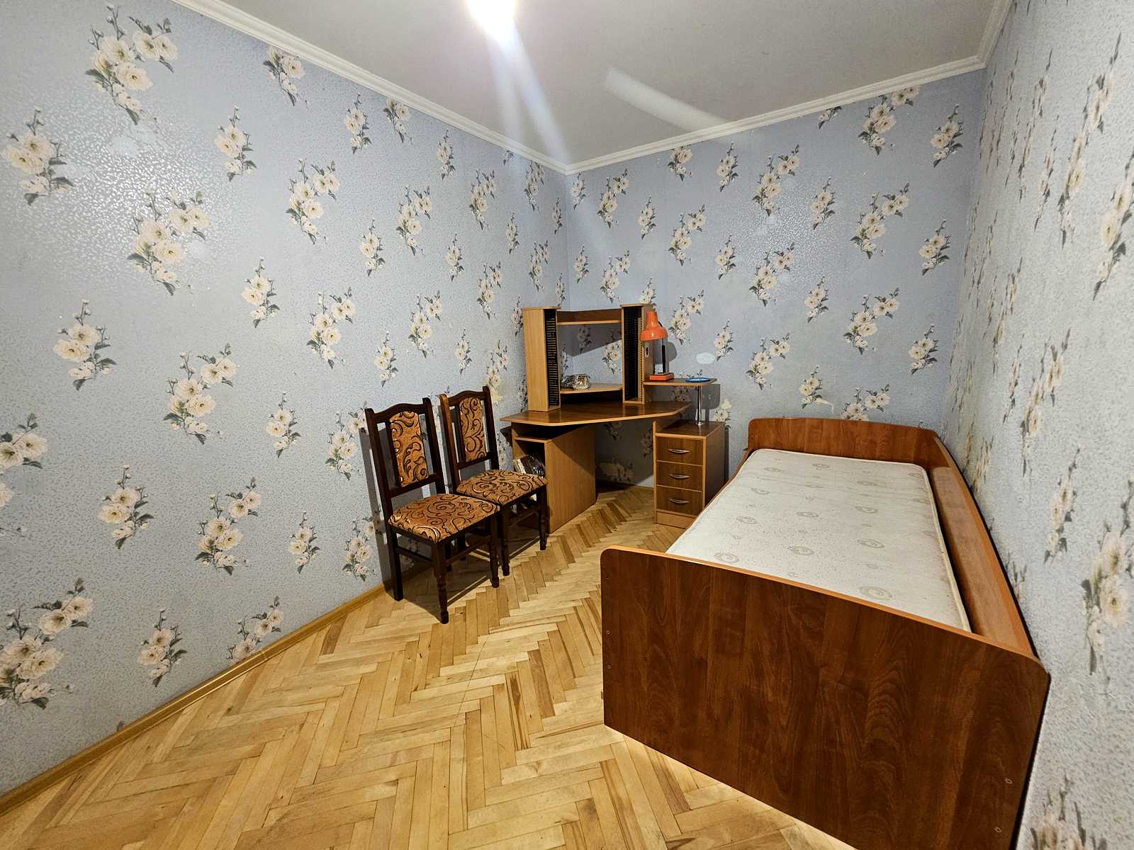 1879429794374811