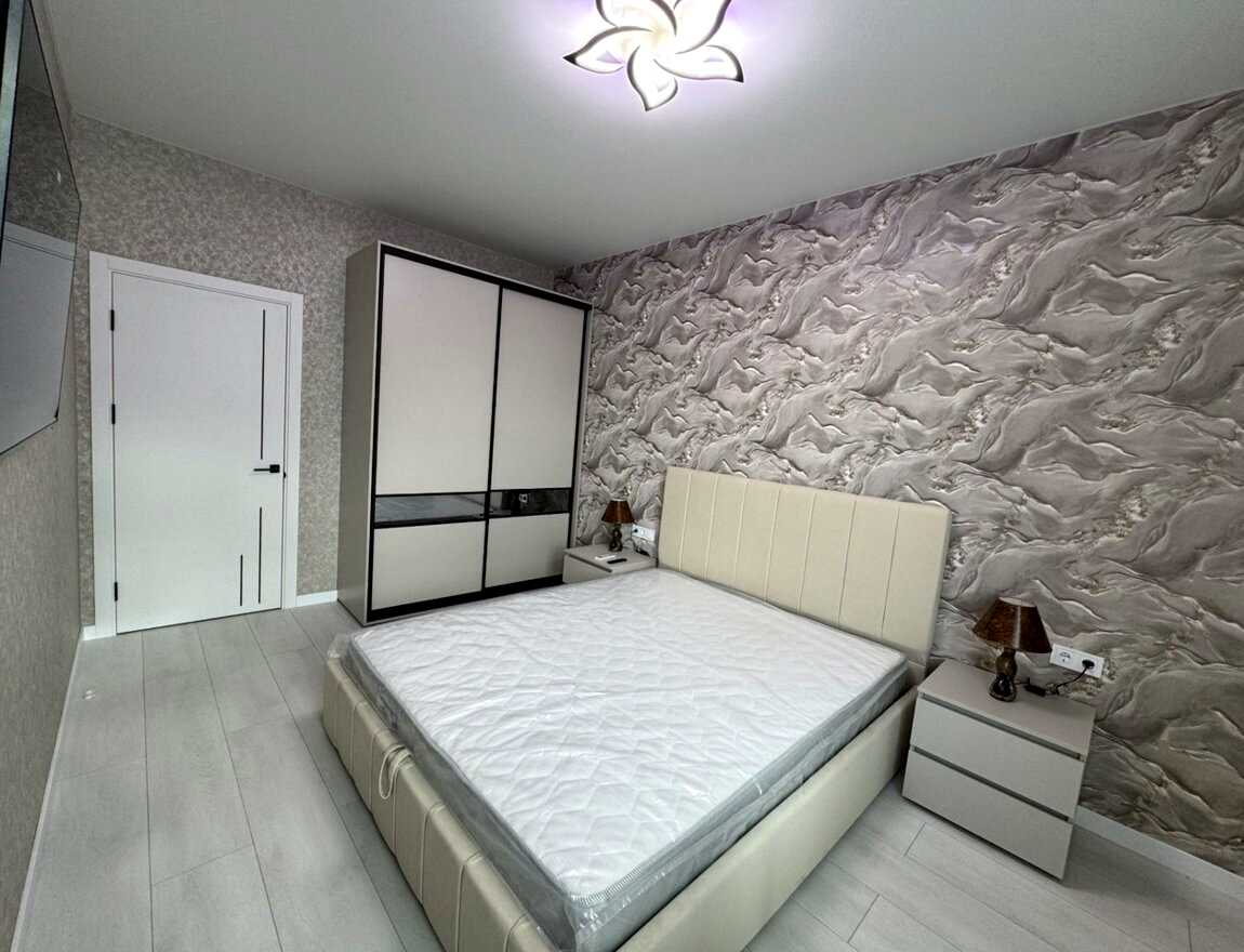 1879451145084358