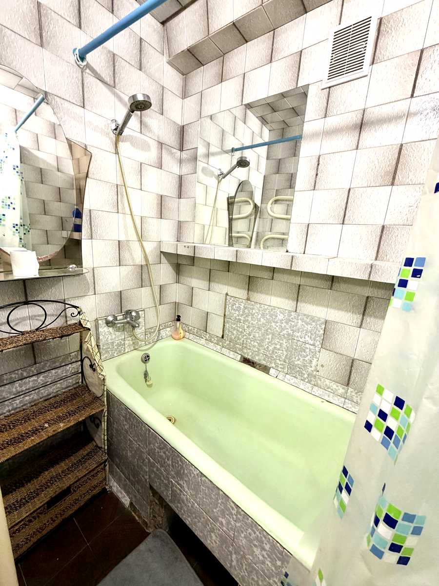 1879458990433979