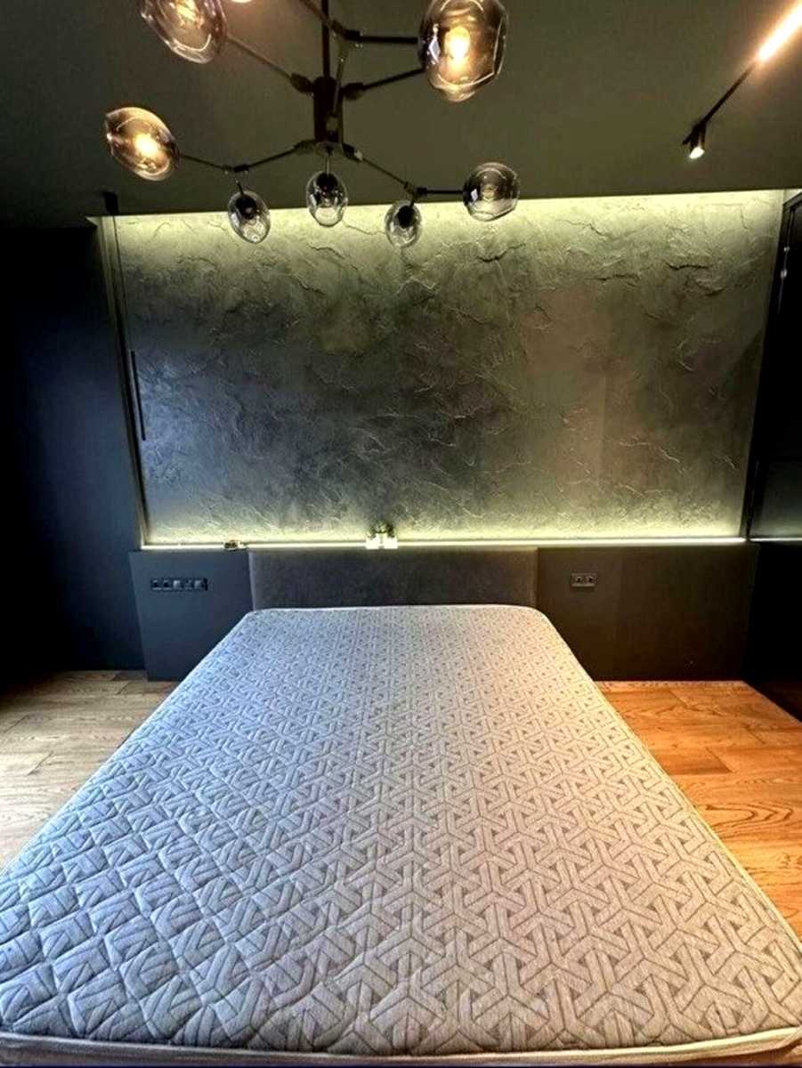 1879463219008383