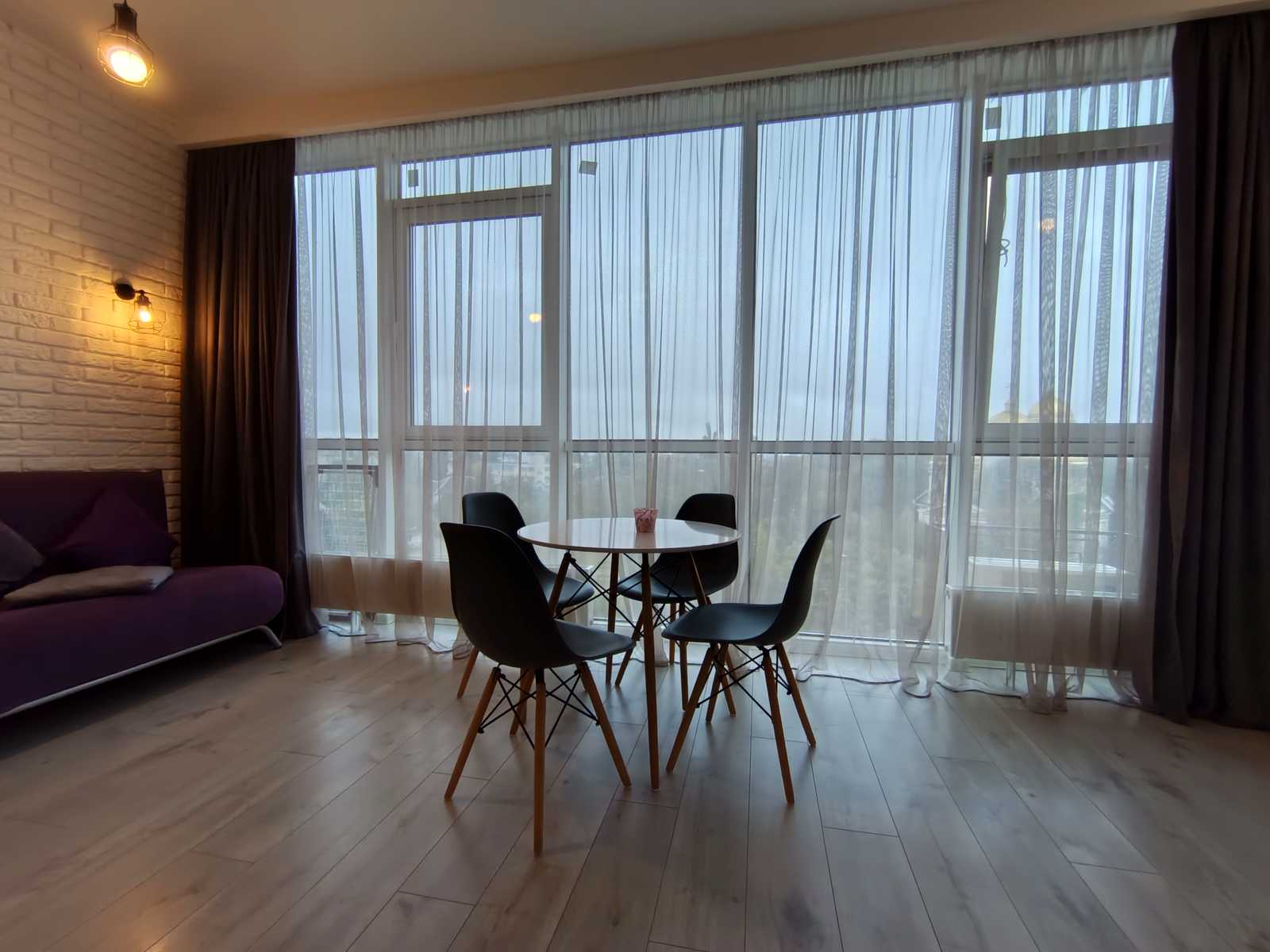1879465406213347