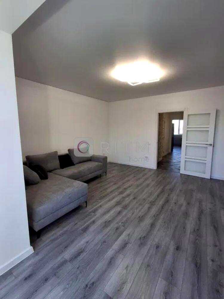 1879467368981354