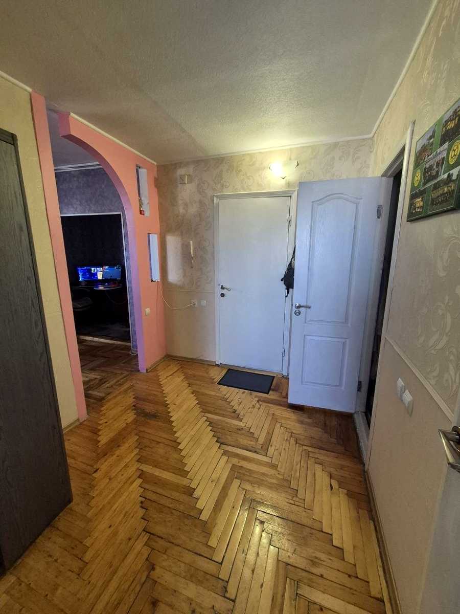 1879467539274828