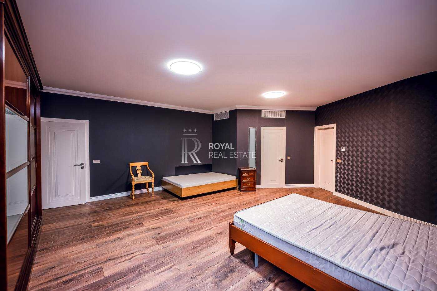 1879469514828942
