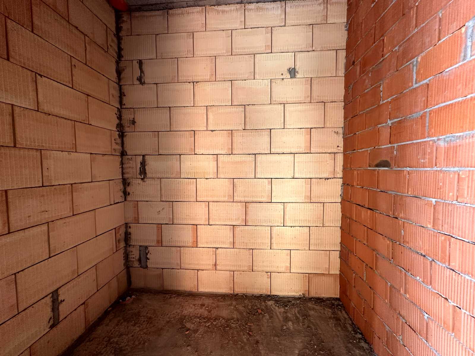 1879471785619514