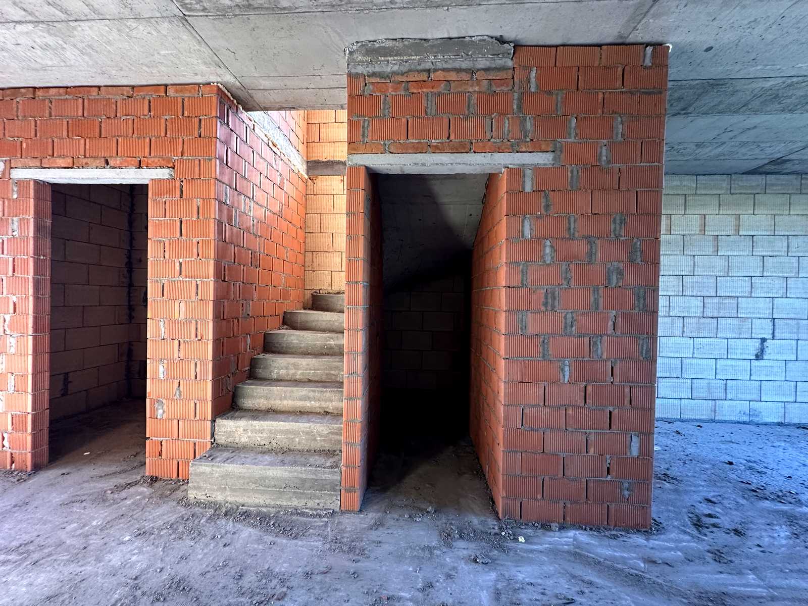 1879471790403721