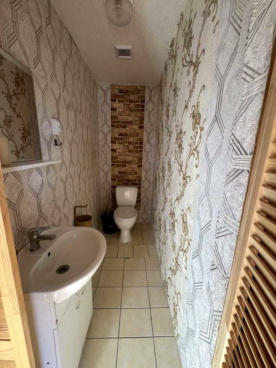 1879476393900437