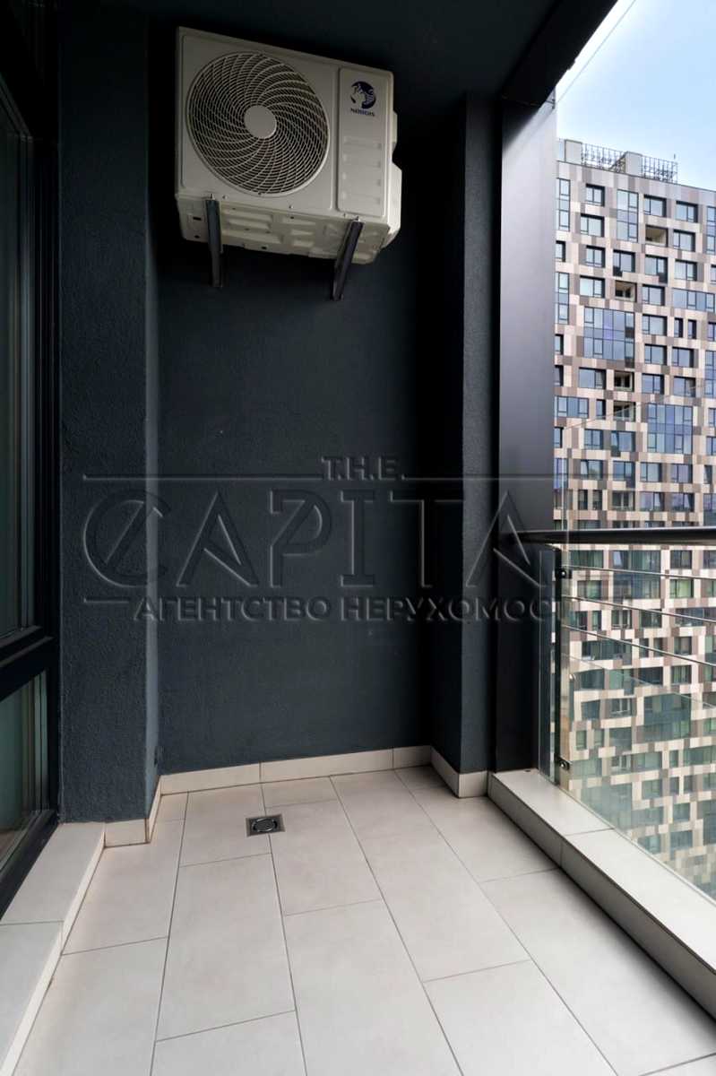 1879476656313318