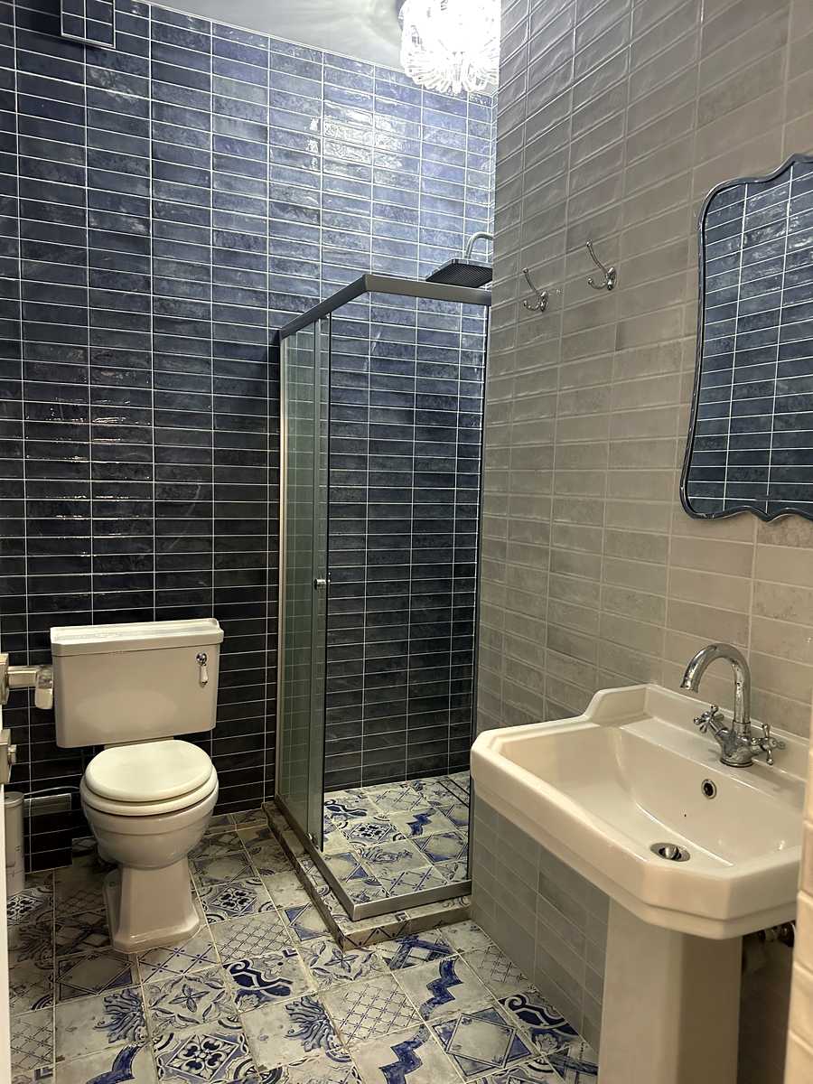 1879477692571104