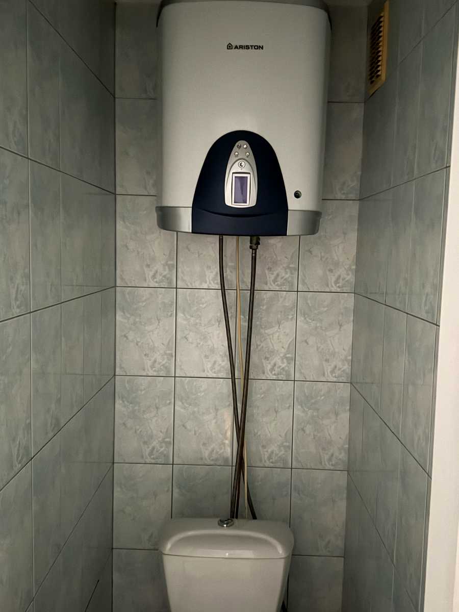 1879477843966849