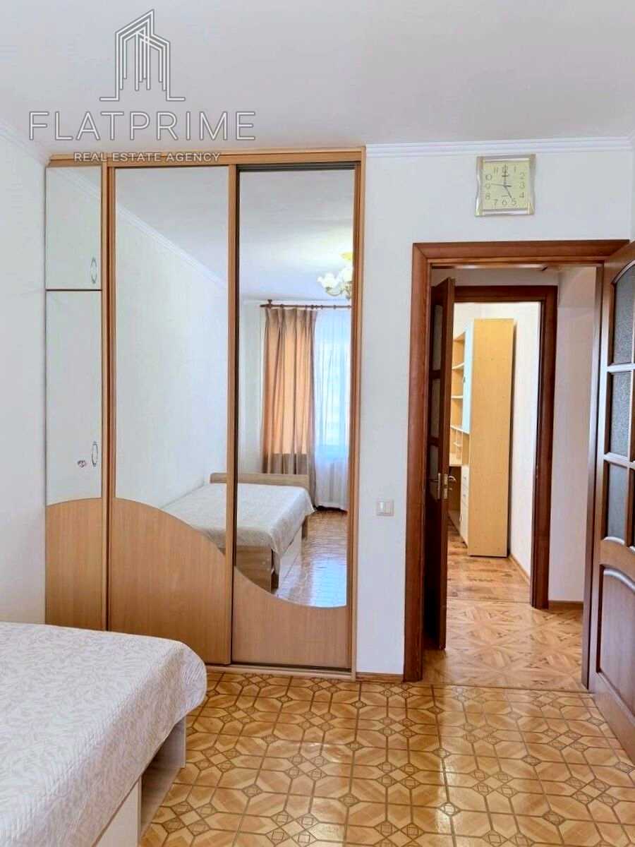 1879478015735697
