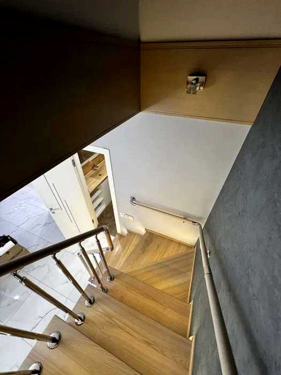 1879478384310473
