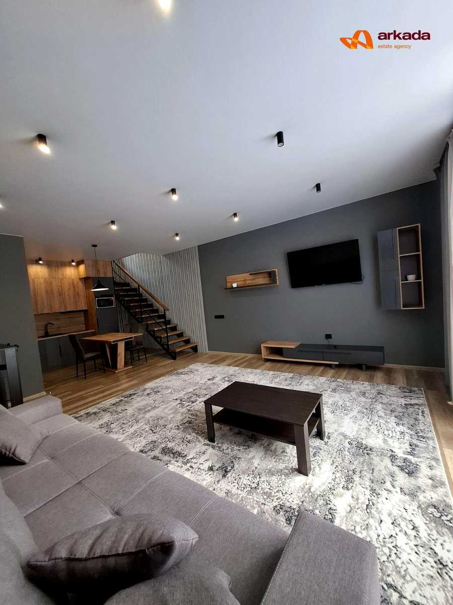 1879478462776224
