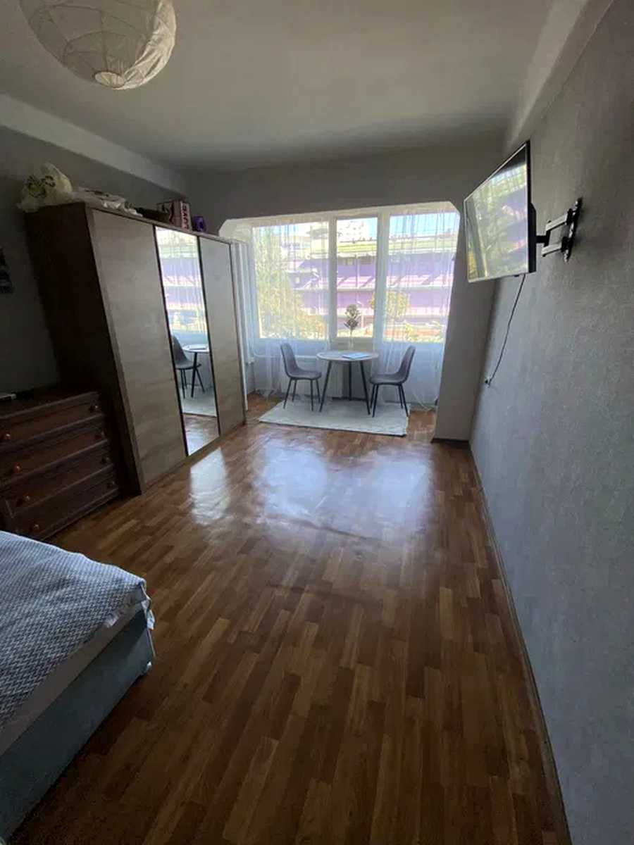 1879478935799425