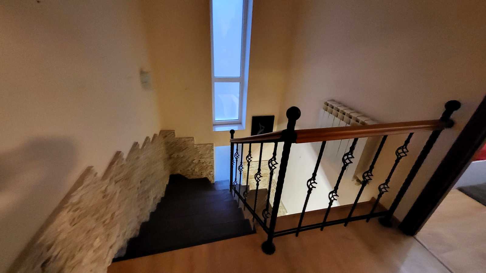 1879479774956295