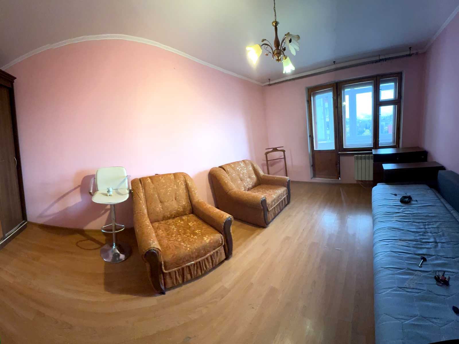 1879483375006195