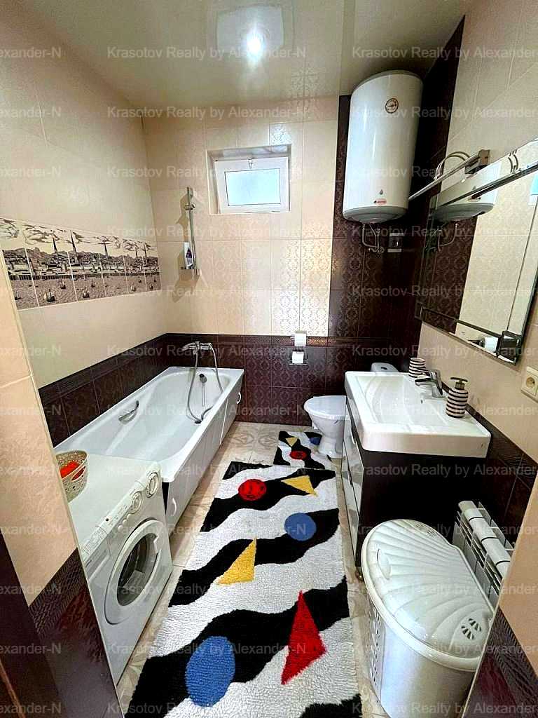 1879483619855704