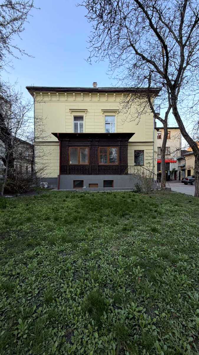 1879486098498057