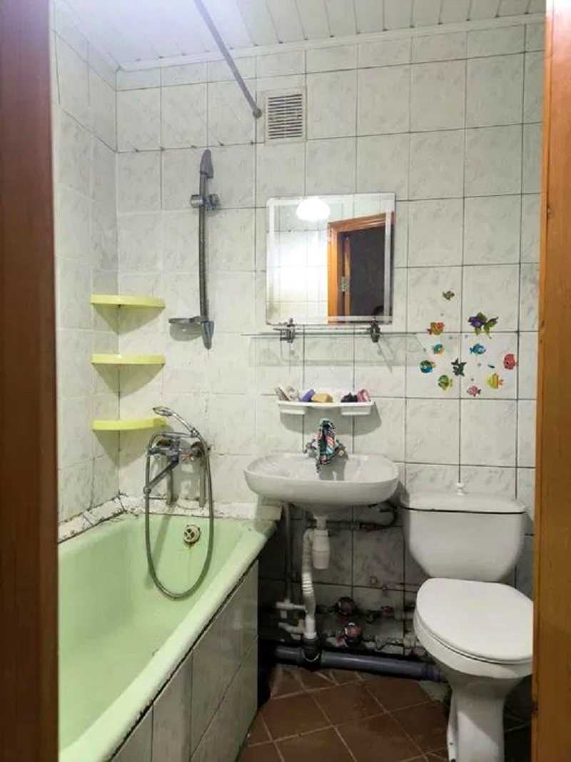 1879488121836719