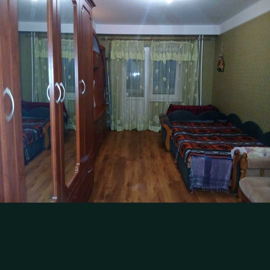 1879488125008384