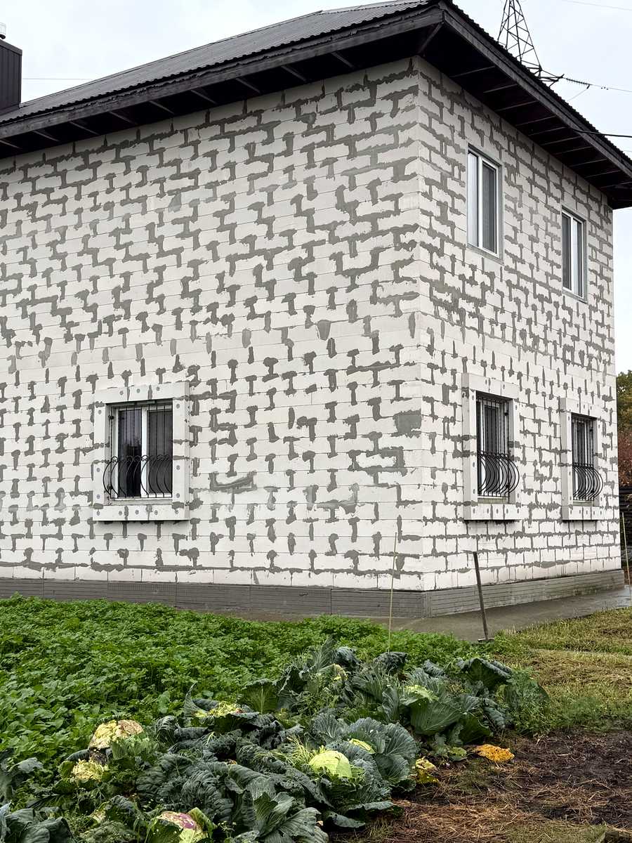 1879493796721844
