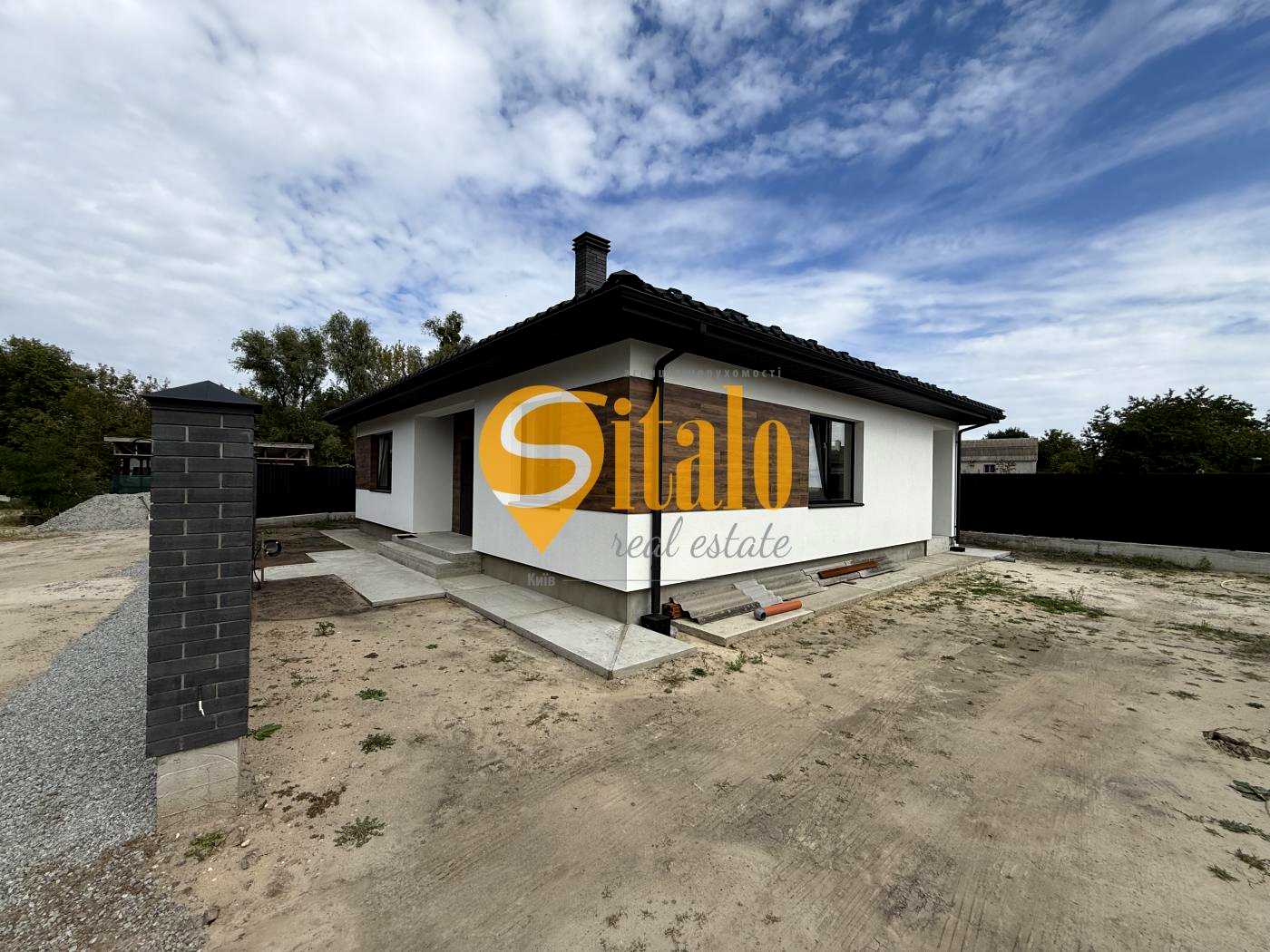 1879494366534885
