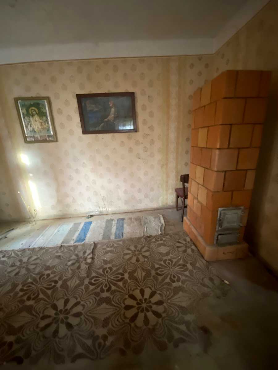 1879498065854294