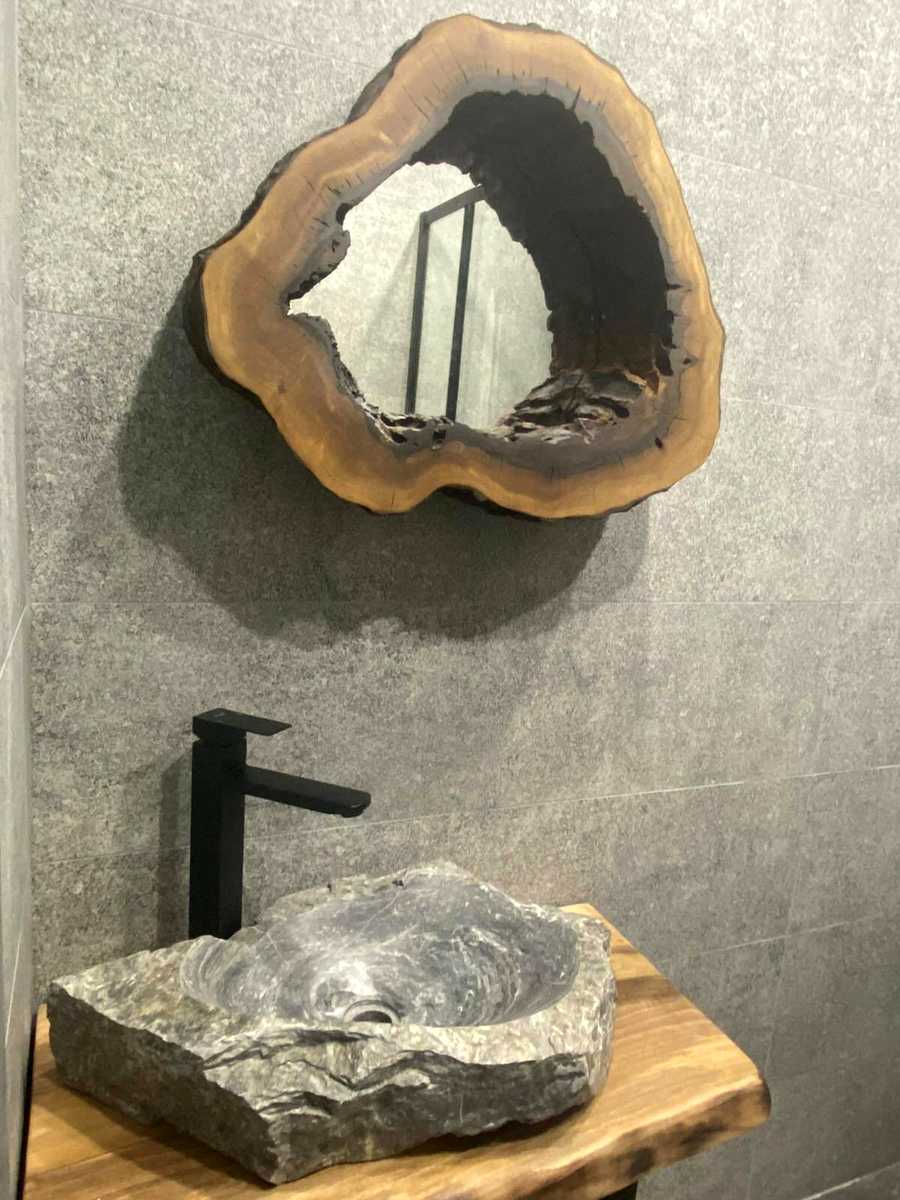1879498721311015