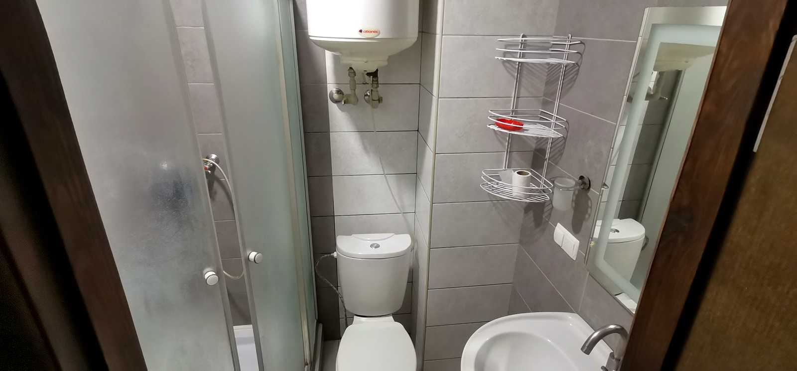 1879501195711327
