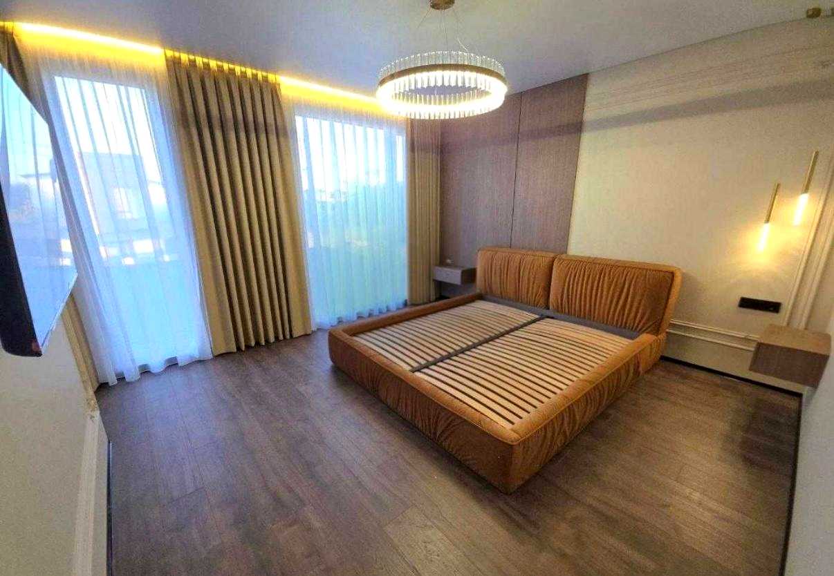 1879504176334611