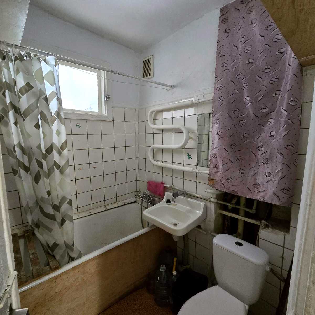 1879506402775997