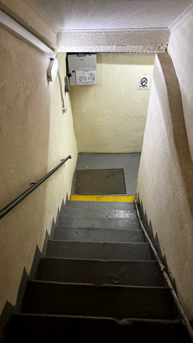 1879508393601384