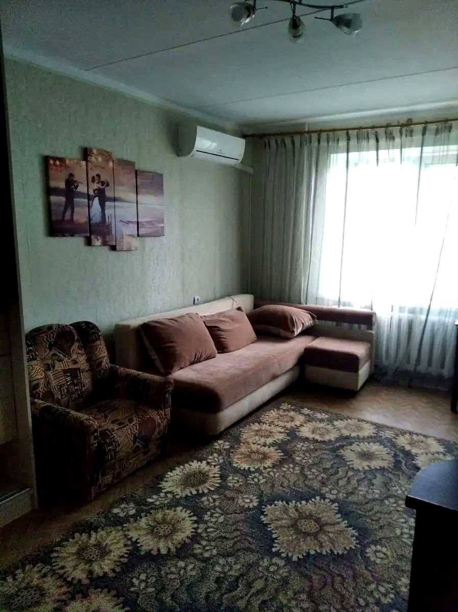 1879548543888333