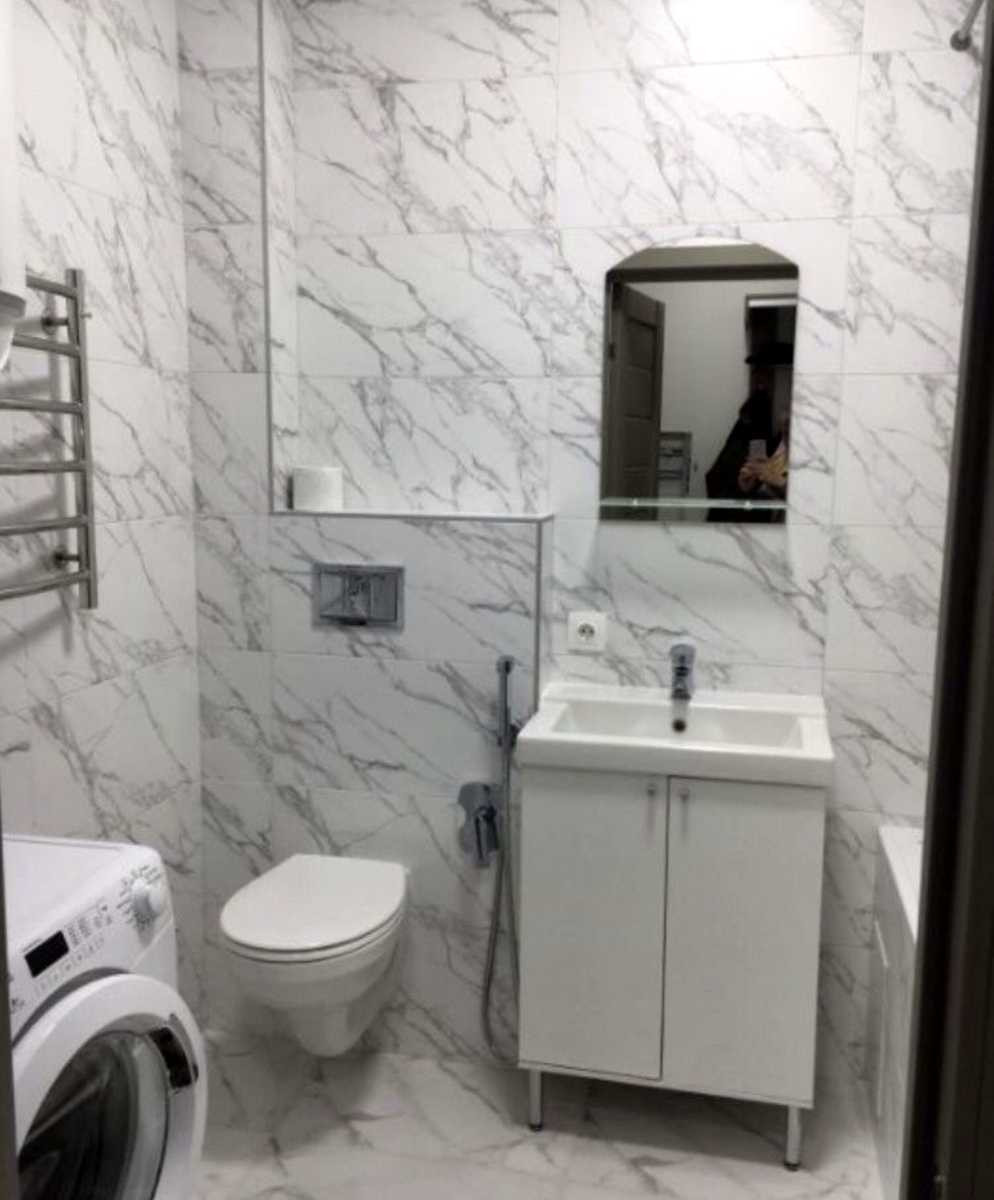 1879548993702185