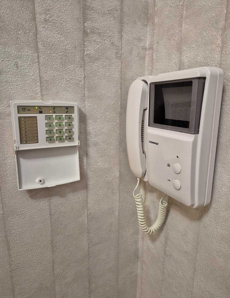 1879550750472571