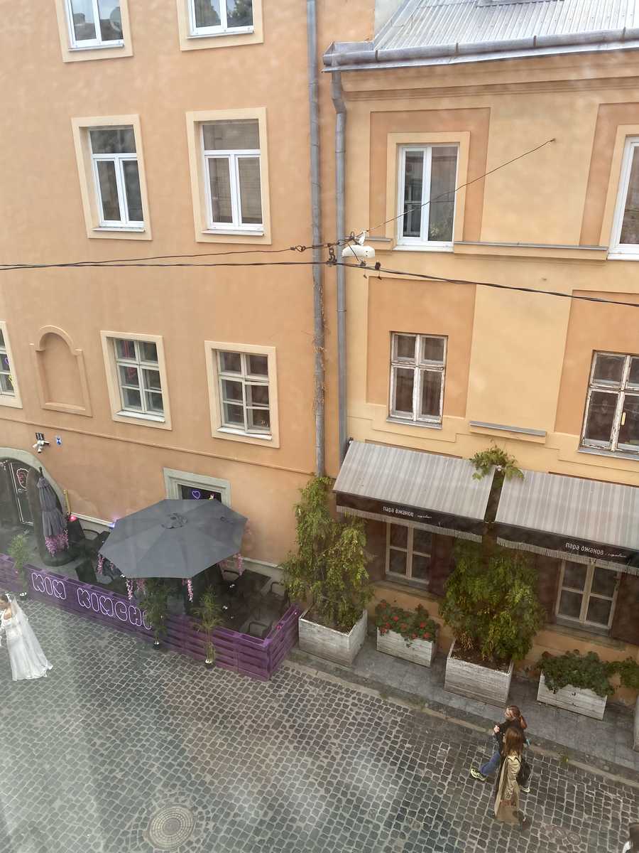 1879550861453570