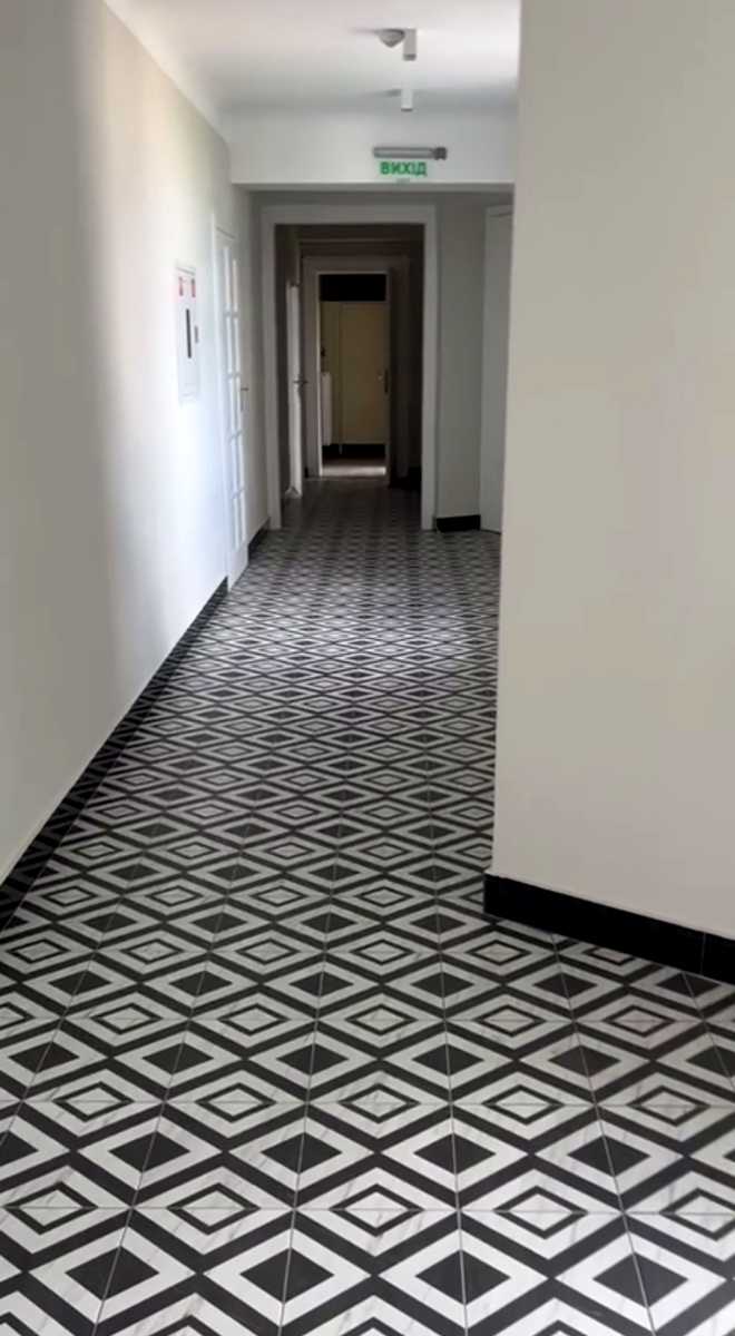 1879550892371281