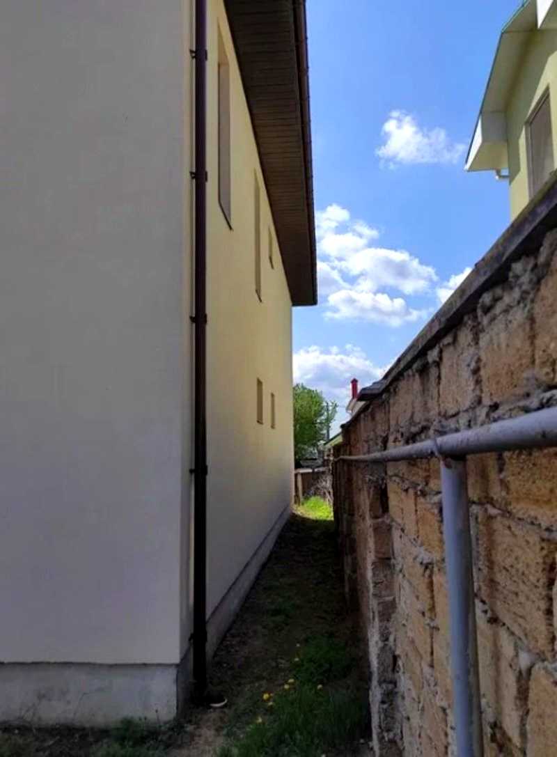 1879553072622357