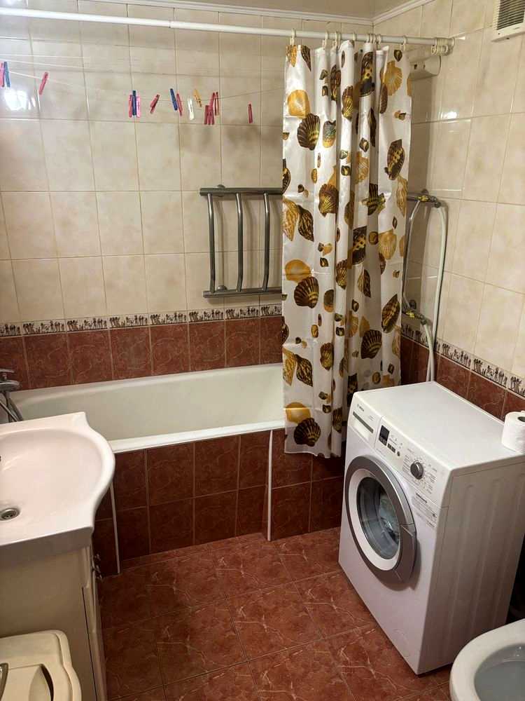 1879553782876059