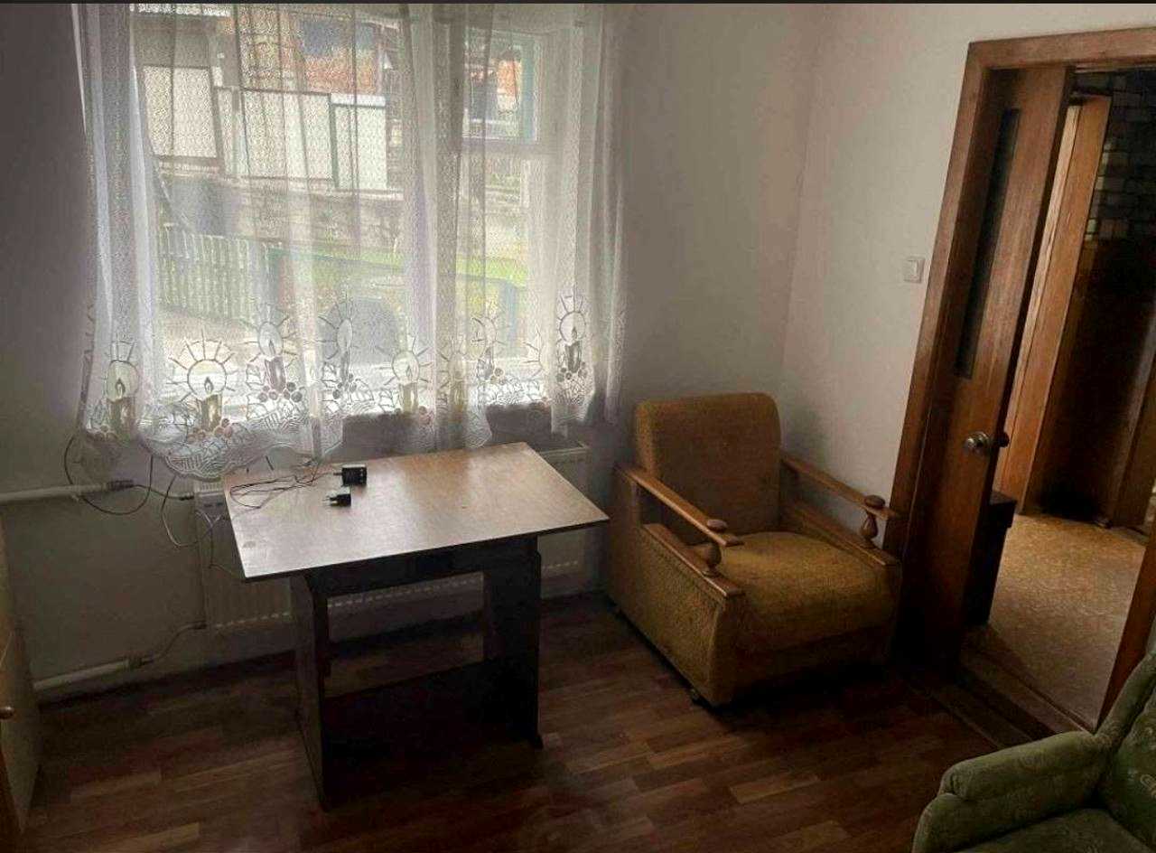 1879554659922937