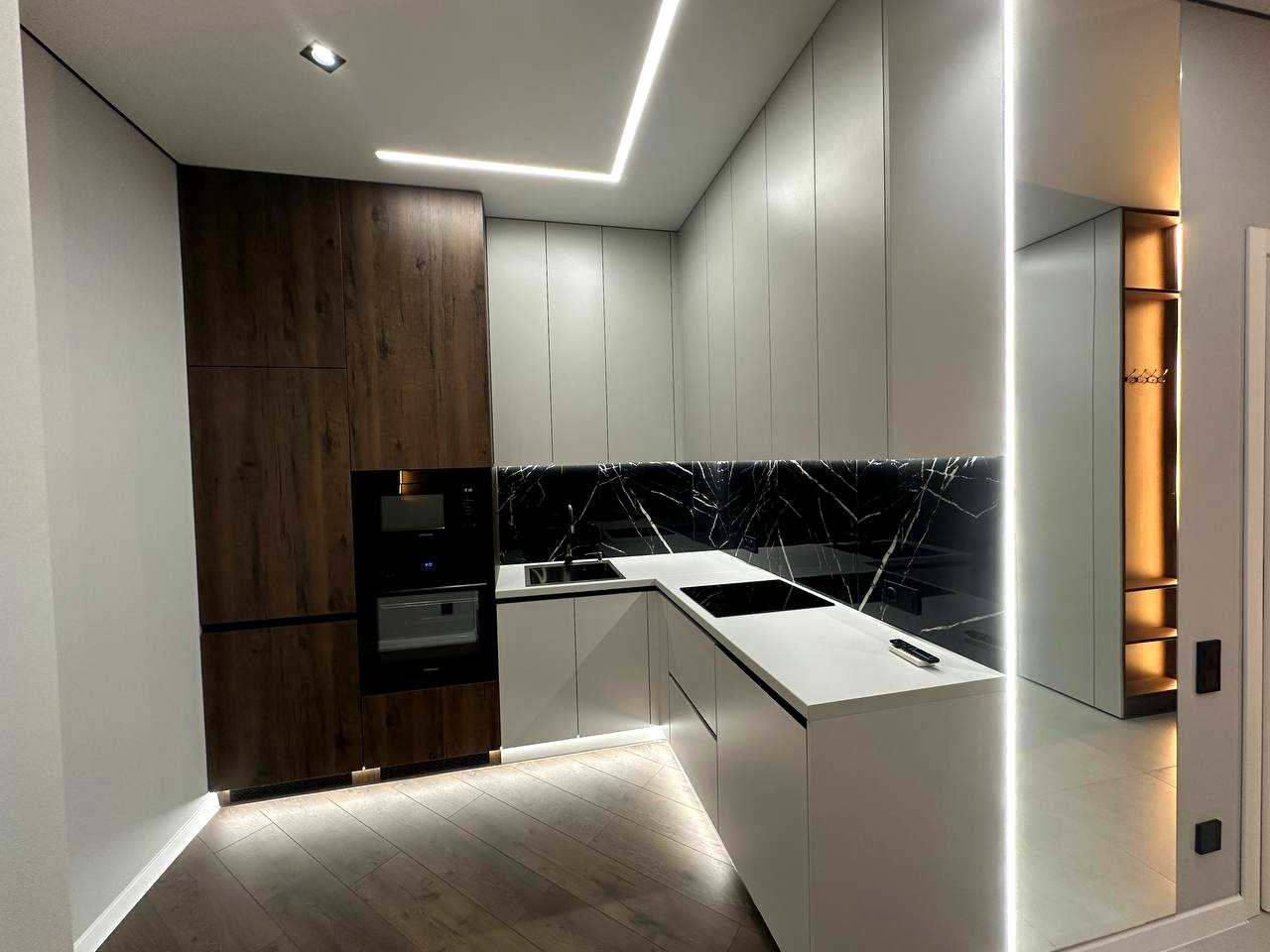 1879557271575233