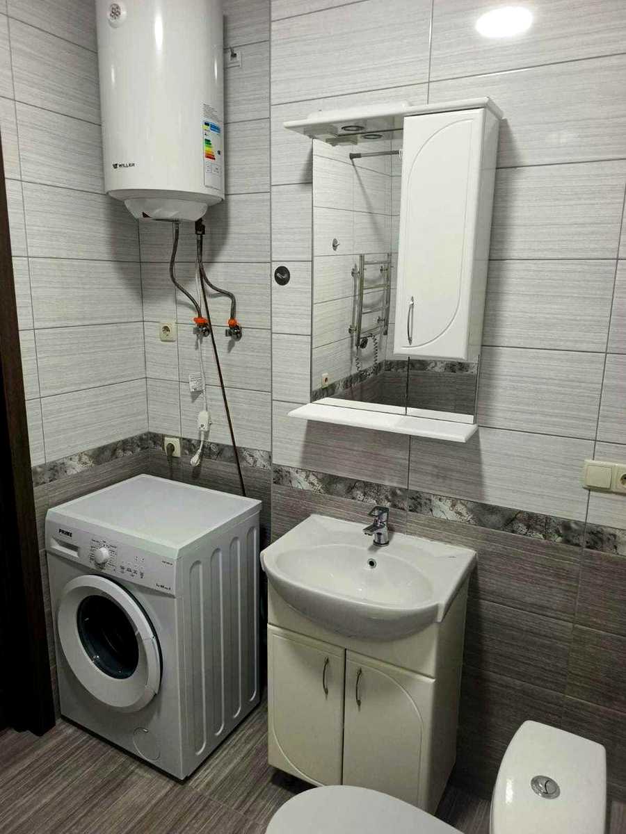 1879557474208351