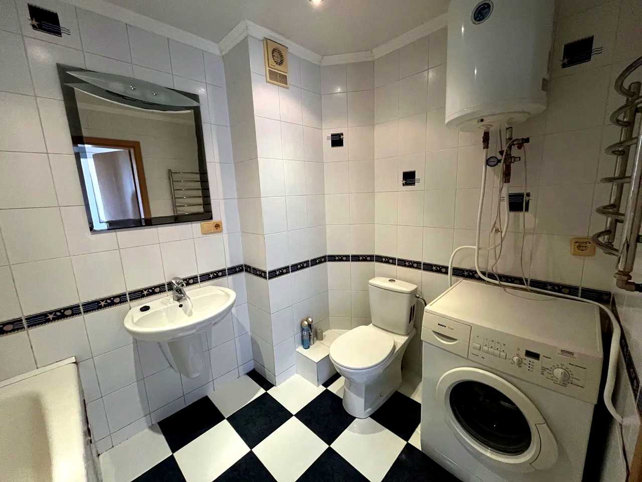 1879559561146344