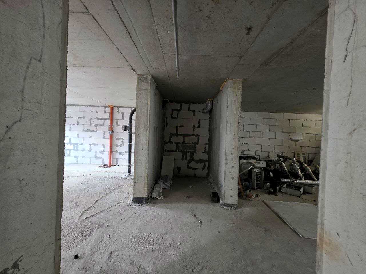 1879560845799878