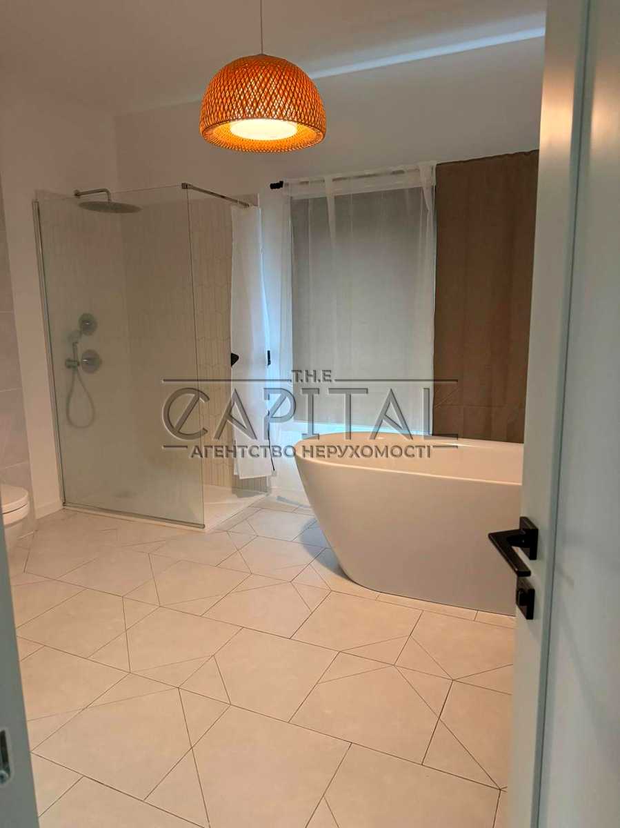 1879561045373568