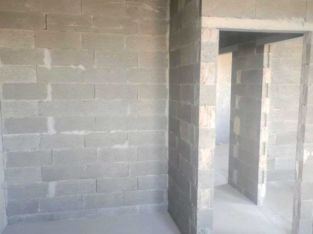1879561403670436