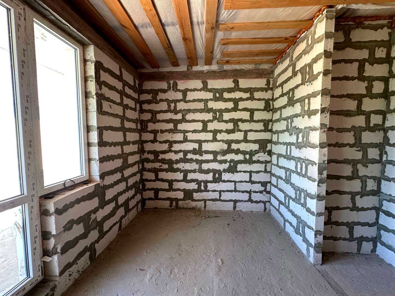 1879562662093359