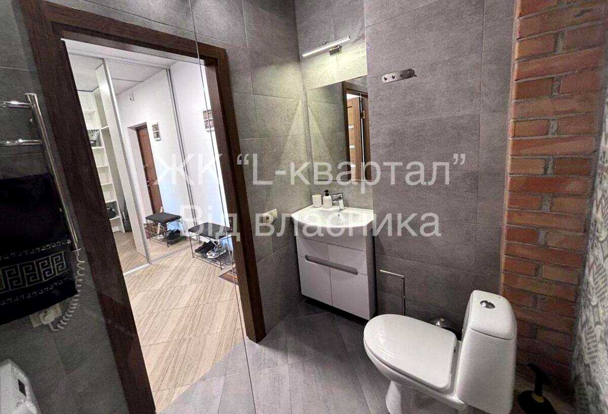 1879565628054375